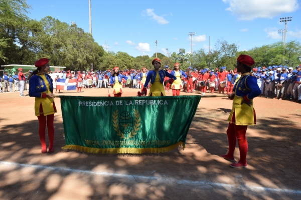 DGDC encabeza inauguración de Torneo de Béisbol Academia Luisito Mercedes.