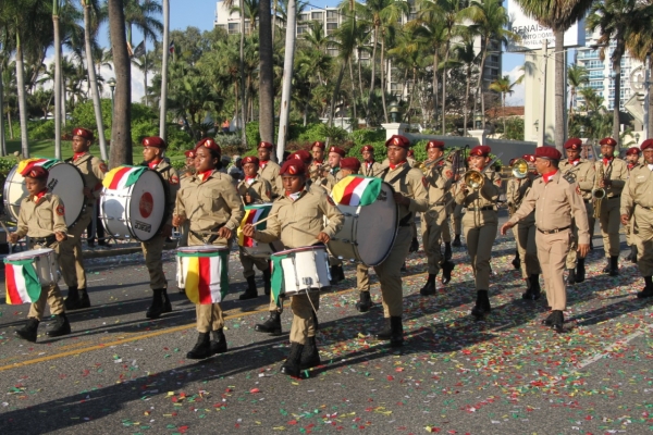 Banda de Música de la DGDC se integra a Ejército en desfile por la Independencia.